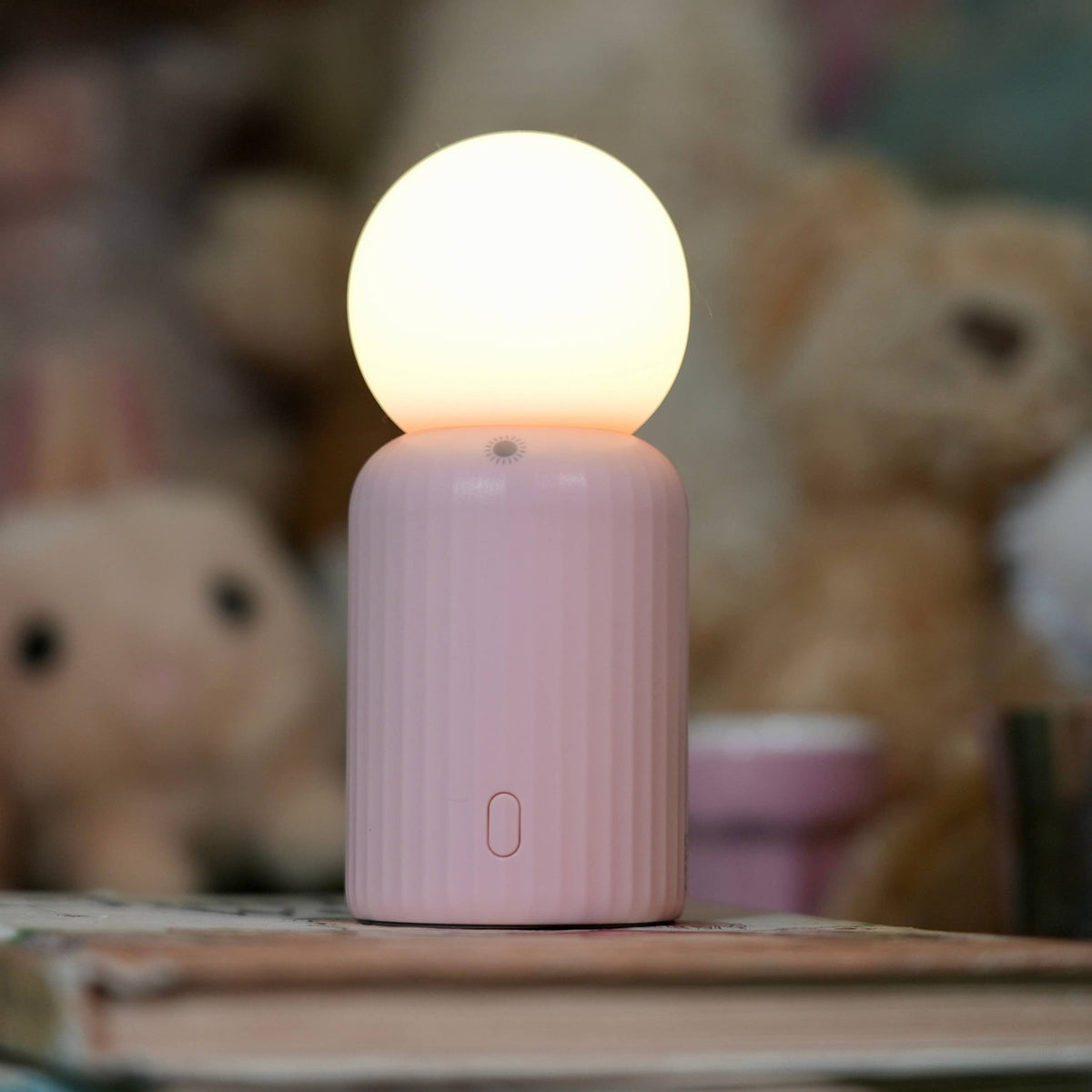 Lund Living | Mini Rechargeable Colour-Changing Lamp | Pink