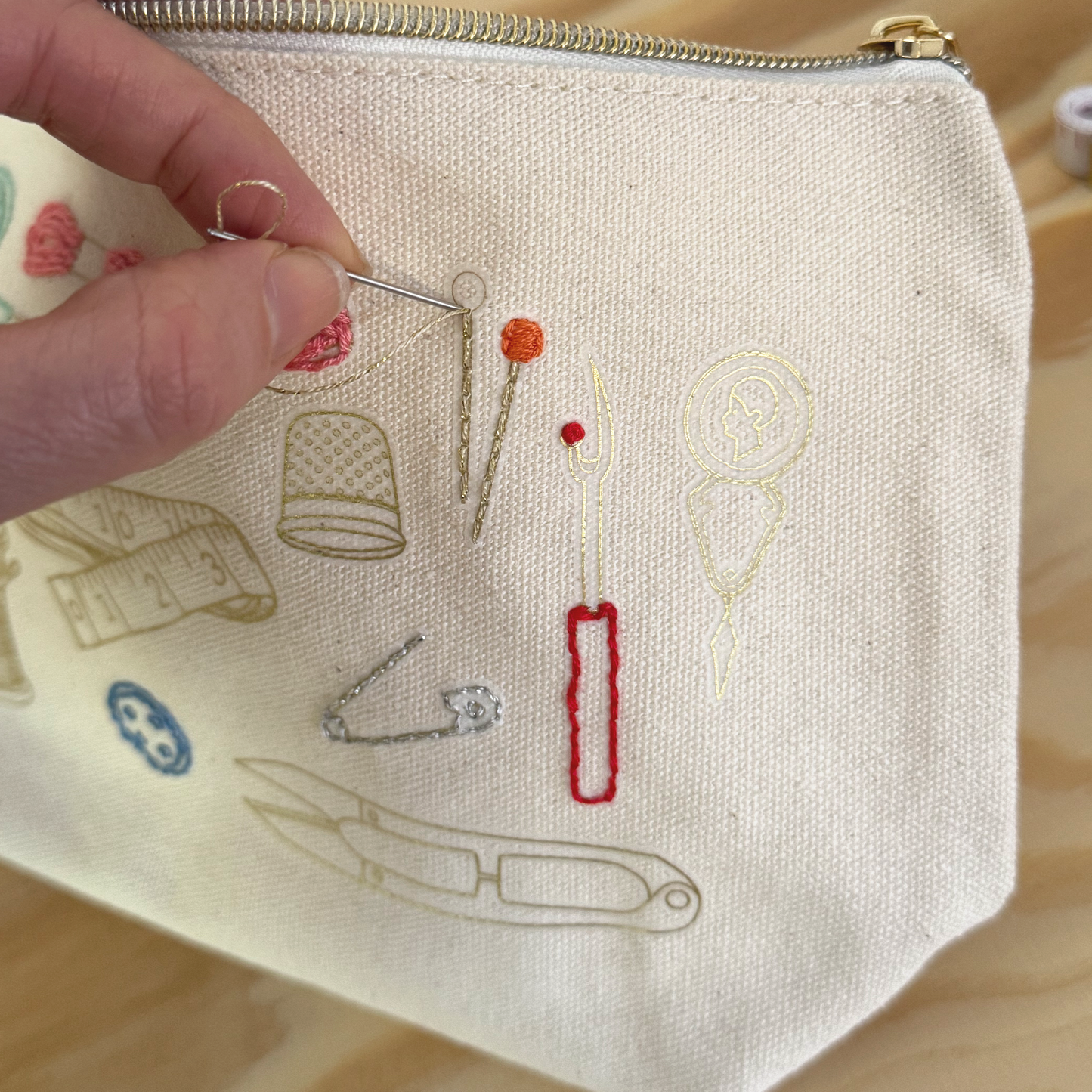 Chasing Threads | DIY Zip Pouch | Stitch Your Craft Tools