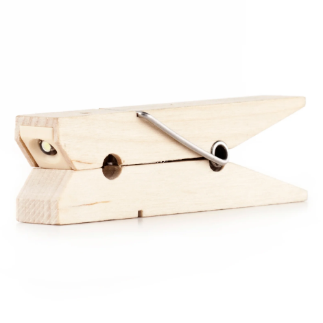 Kikkerland | Clothespin Clip Light
