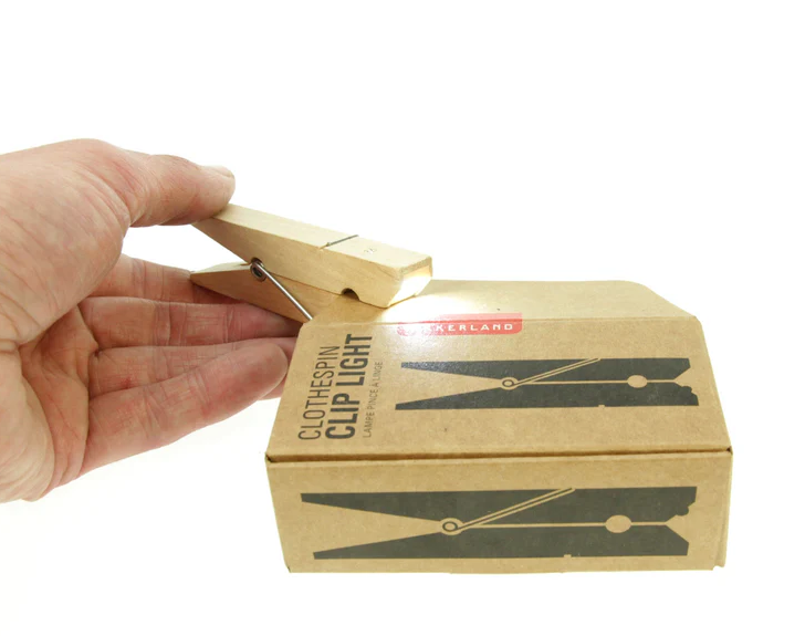 Kikkerland | Clothespin Clip Light