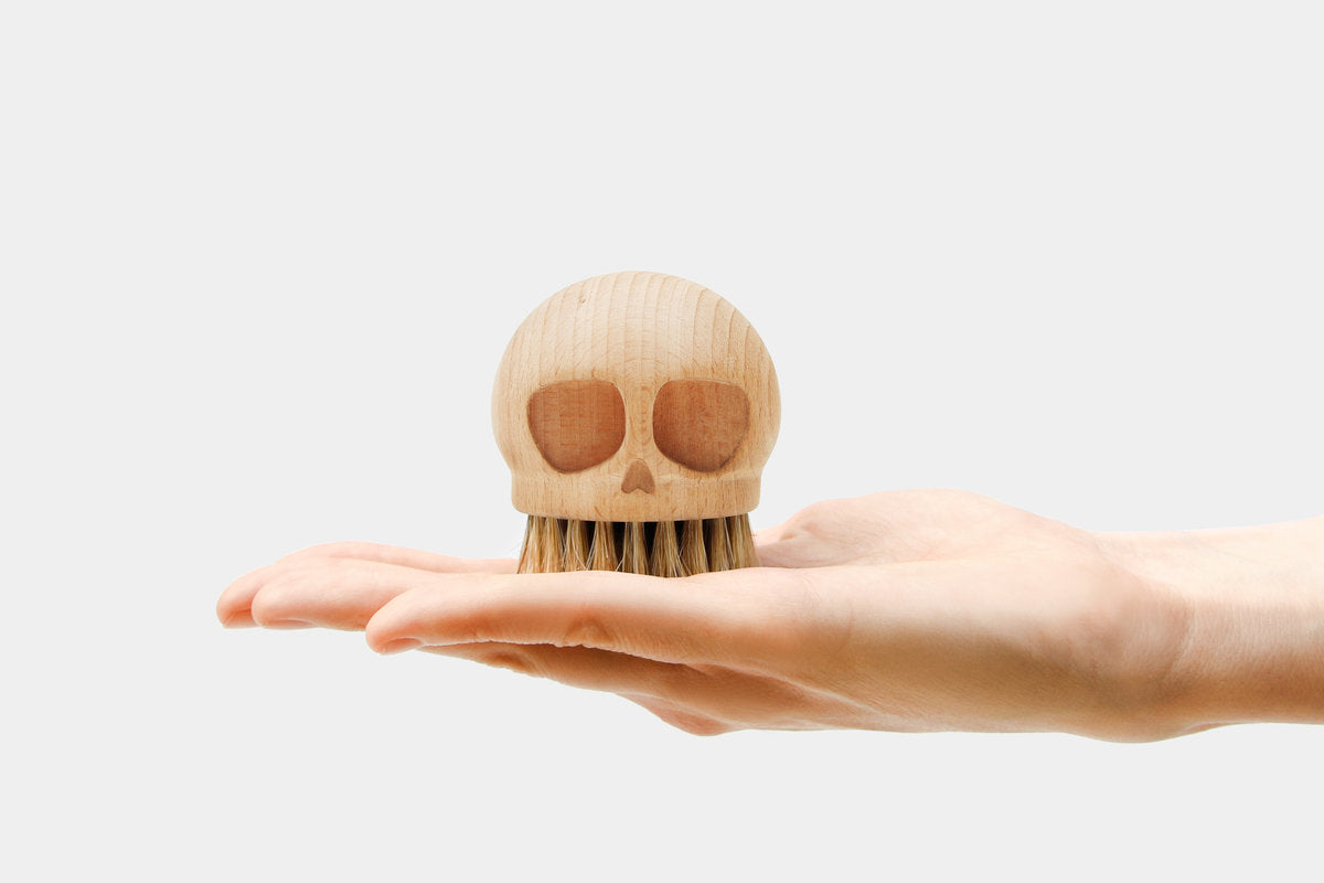 Suck UK | Skull Brush