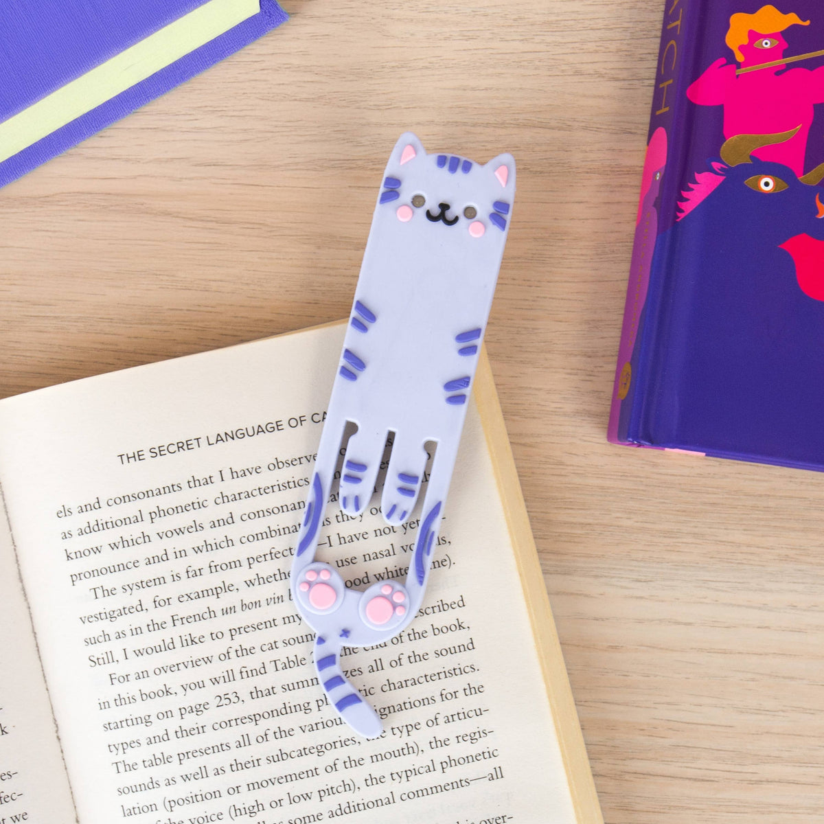 Gift Republic | Cat Reading Light & Bookmark