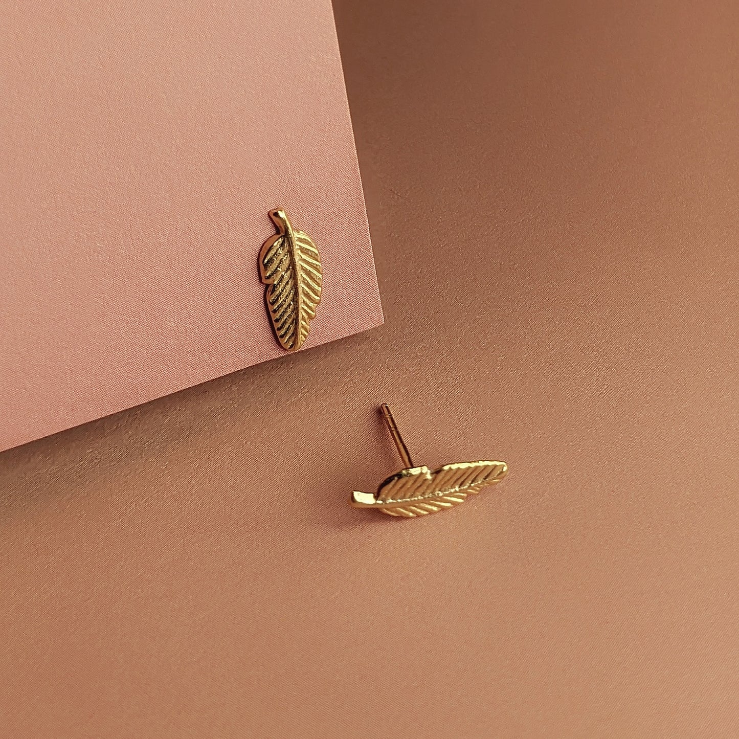 Vurchoo | Uganda | Feather 18kt Gold Stud Earrings