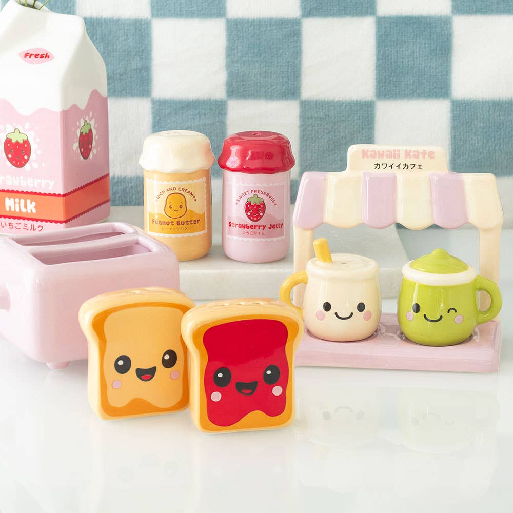 Kawaii Salt and Pepper Shakers | Toasts in Toaster Holder