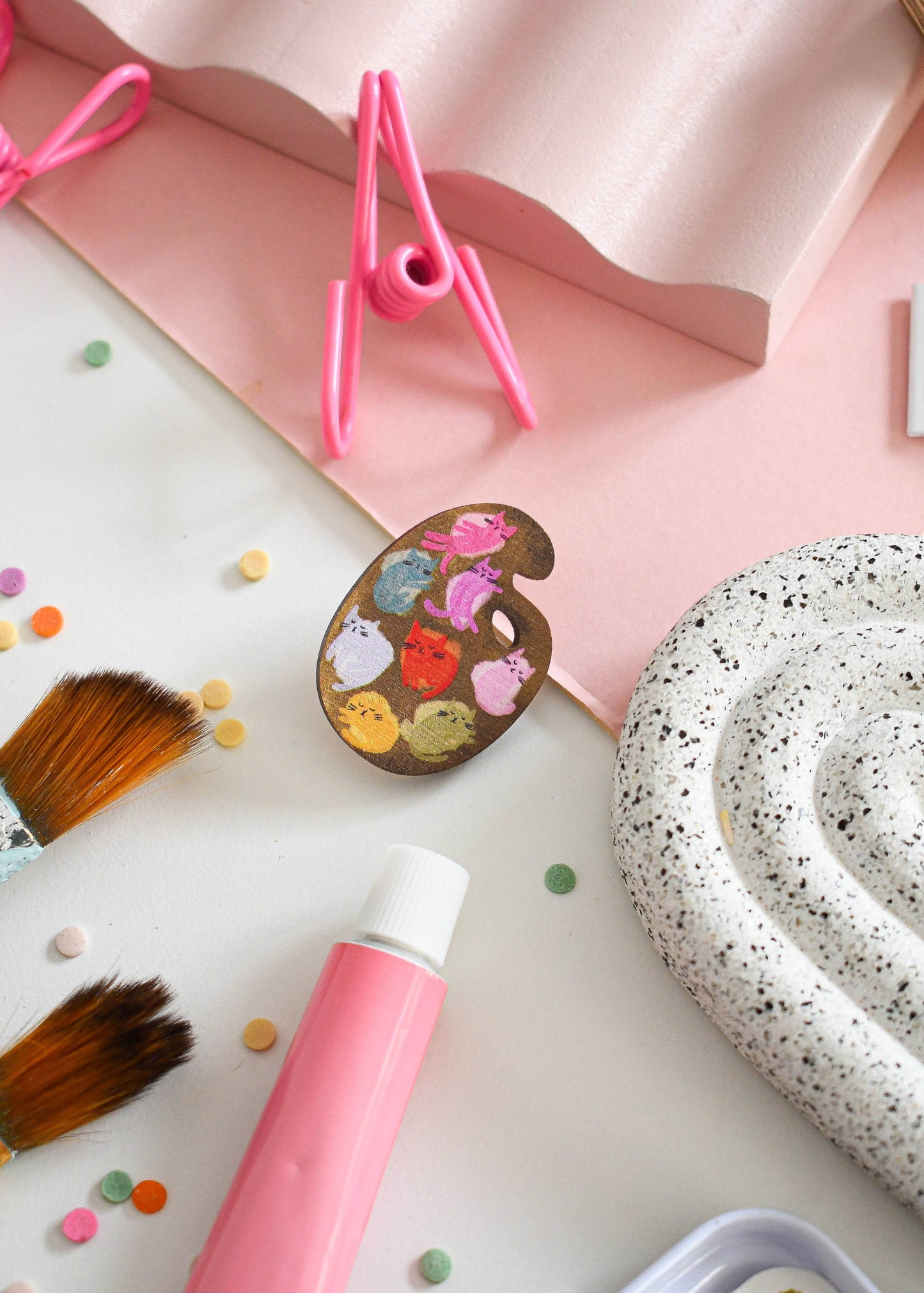 Niaski | Wooden Pin Badge | Cat Art Paint Palette