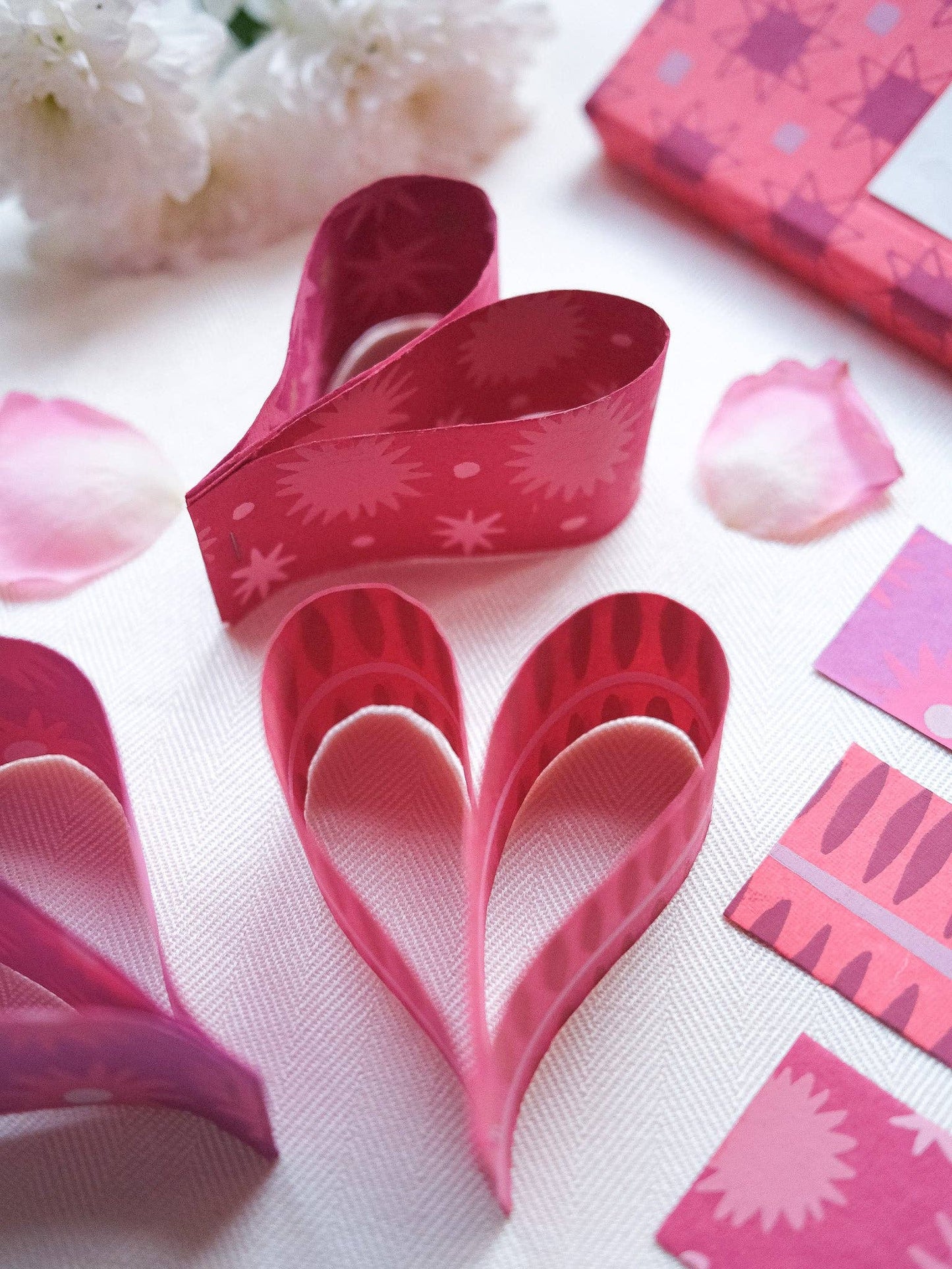 East End Press | Paper Chain Kit | Pink & Red