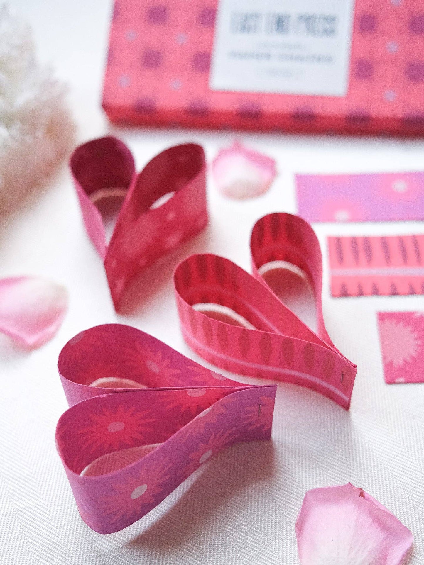 East End Press | Paper Chain Kit | Pink & Red