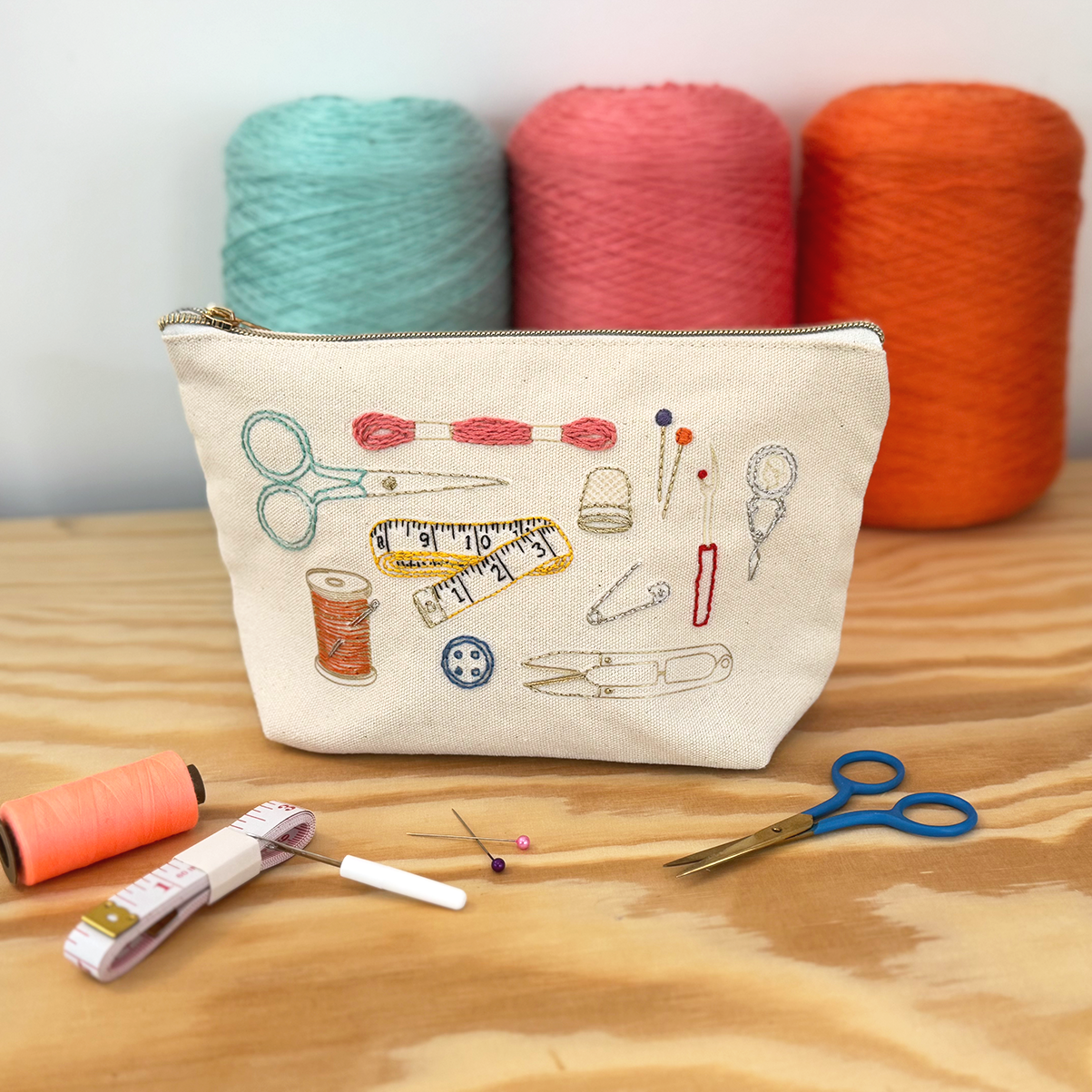 Chasing Threads | DIY Zip Pouch | Stitch Your Craft Tools