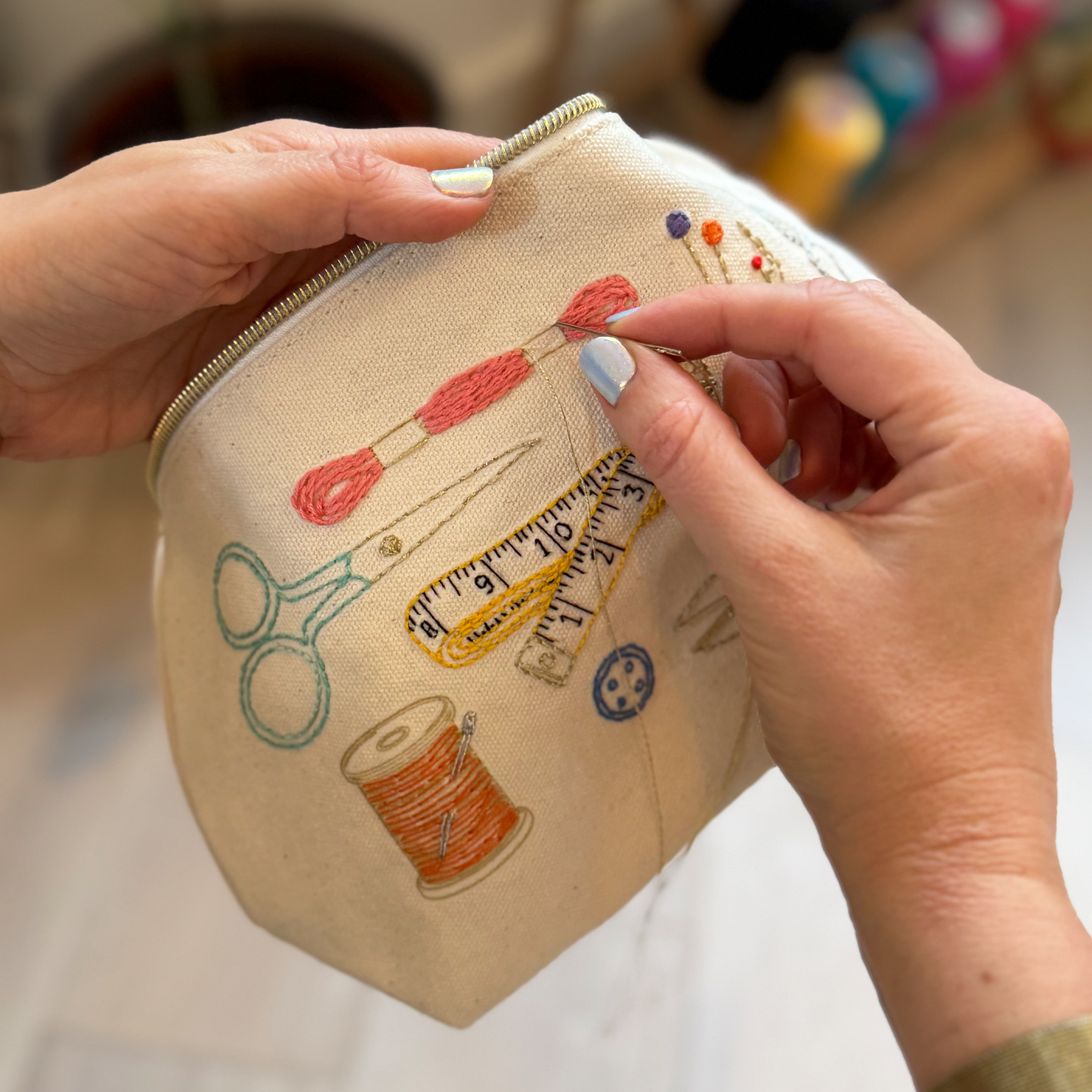 Chasing Threads | DIY Zip Pouch | Stitch Your Craft Tools