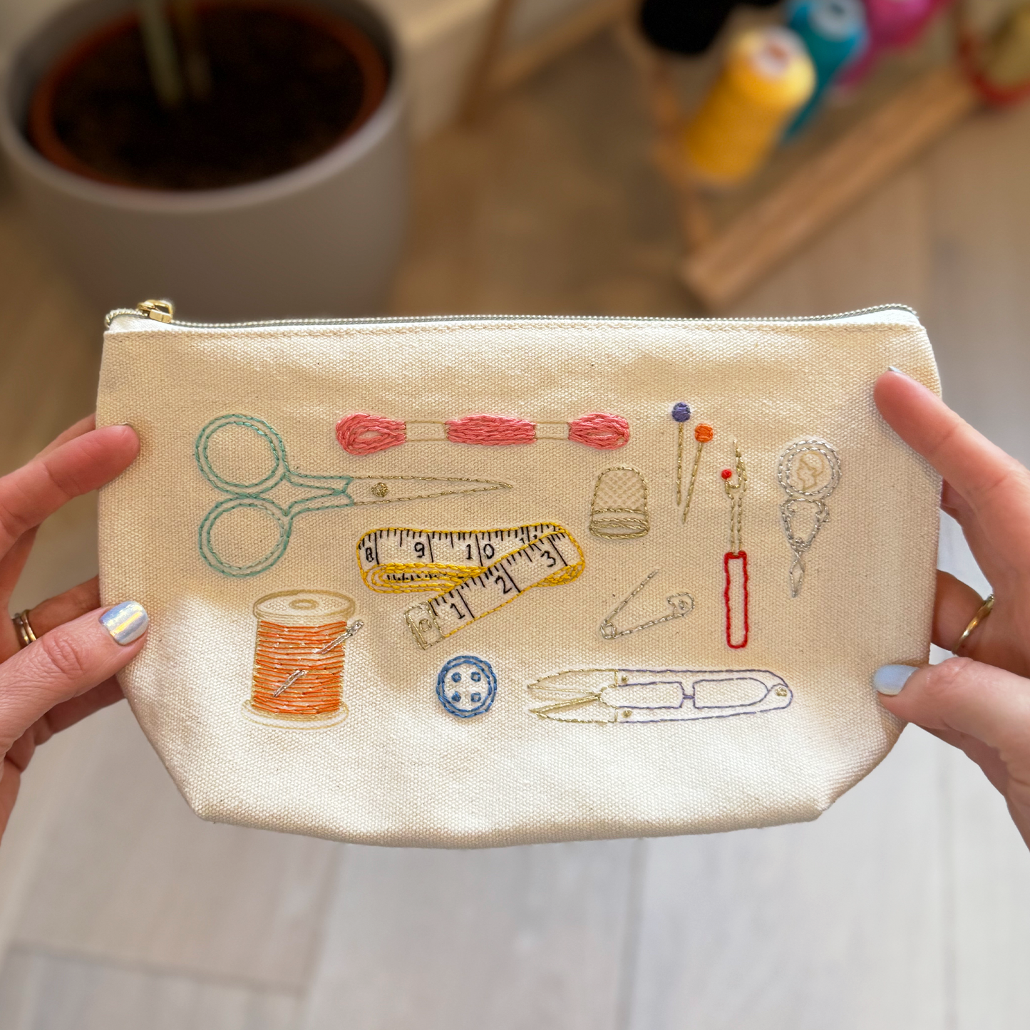 Chasing Threads | DIY Zip Pouch | Stitch Your Craft Tools