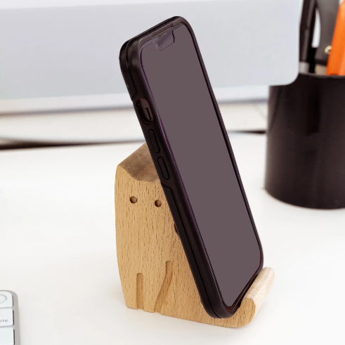 Kikkerland | Cat Beechwood Phone Stand