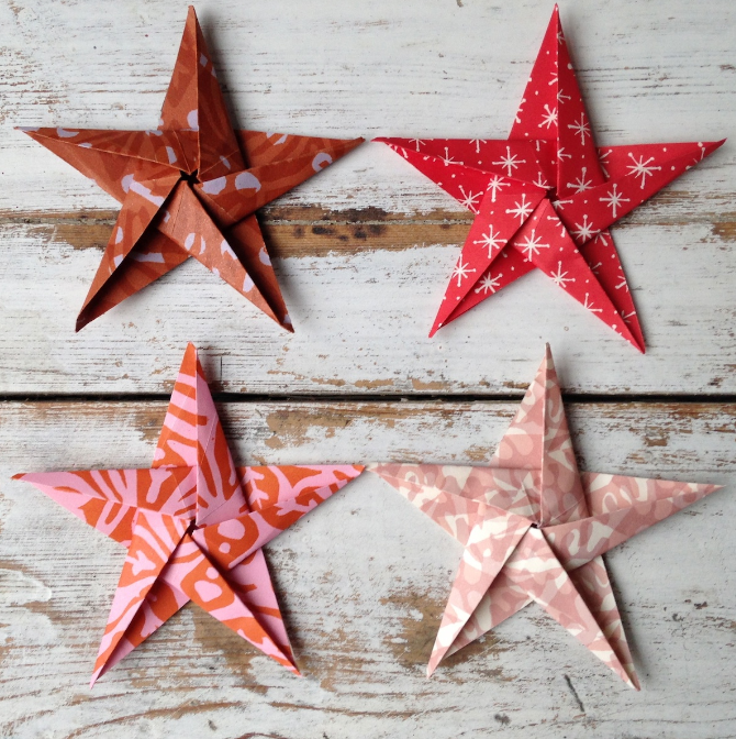 Cambridge Imprint | Garland of Stars | Origami Kit