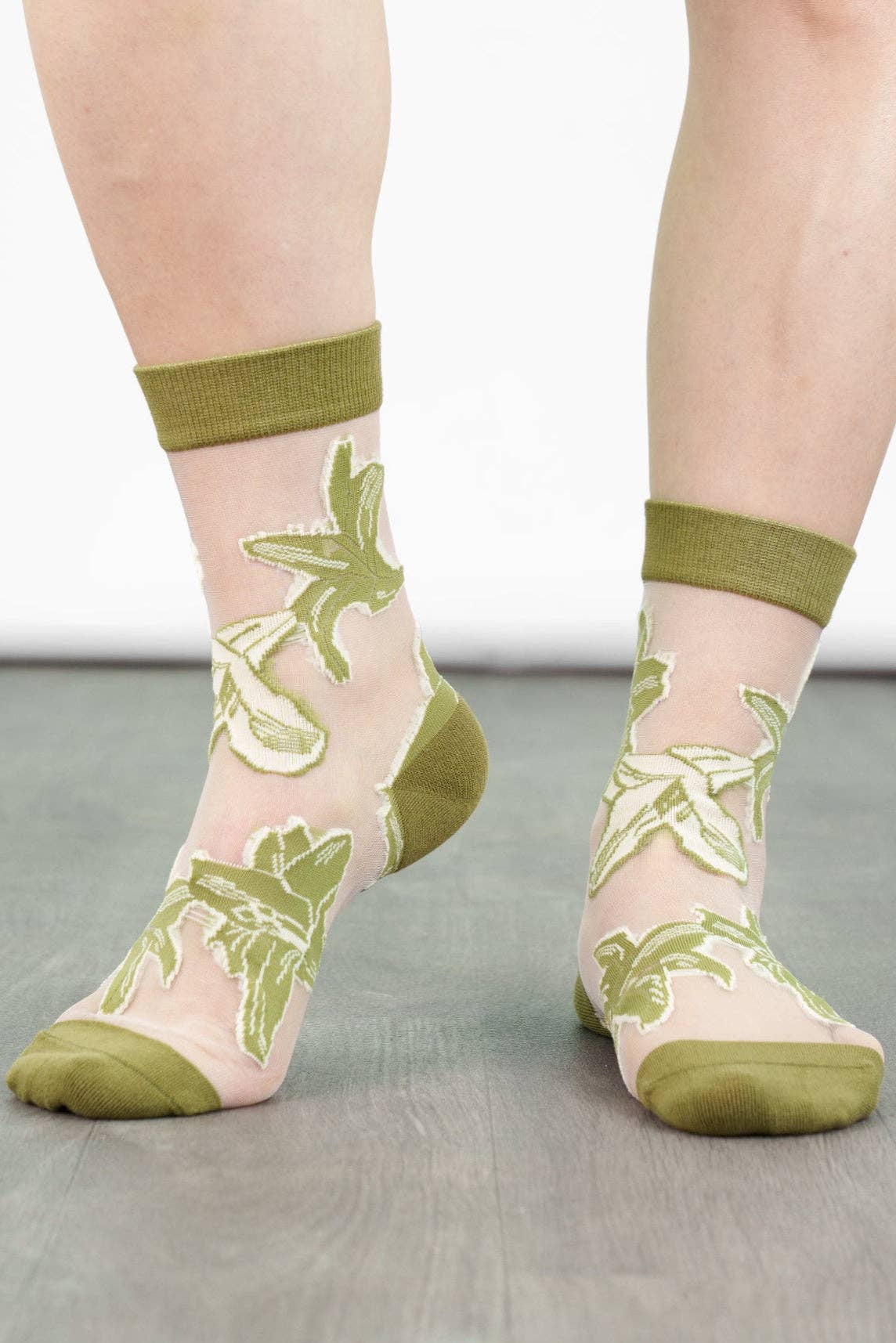 Sock Talk - Women's Sheer Ankle Socks | Floral Green | UK 3-7