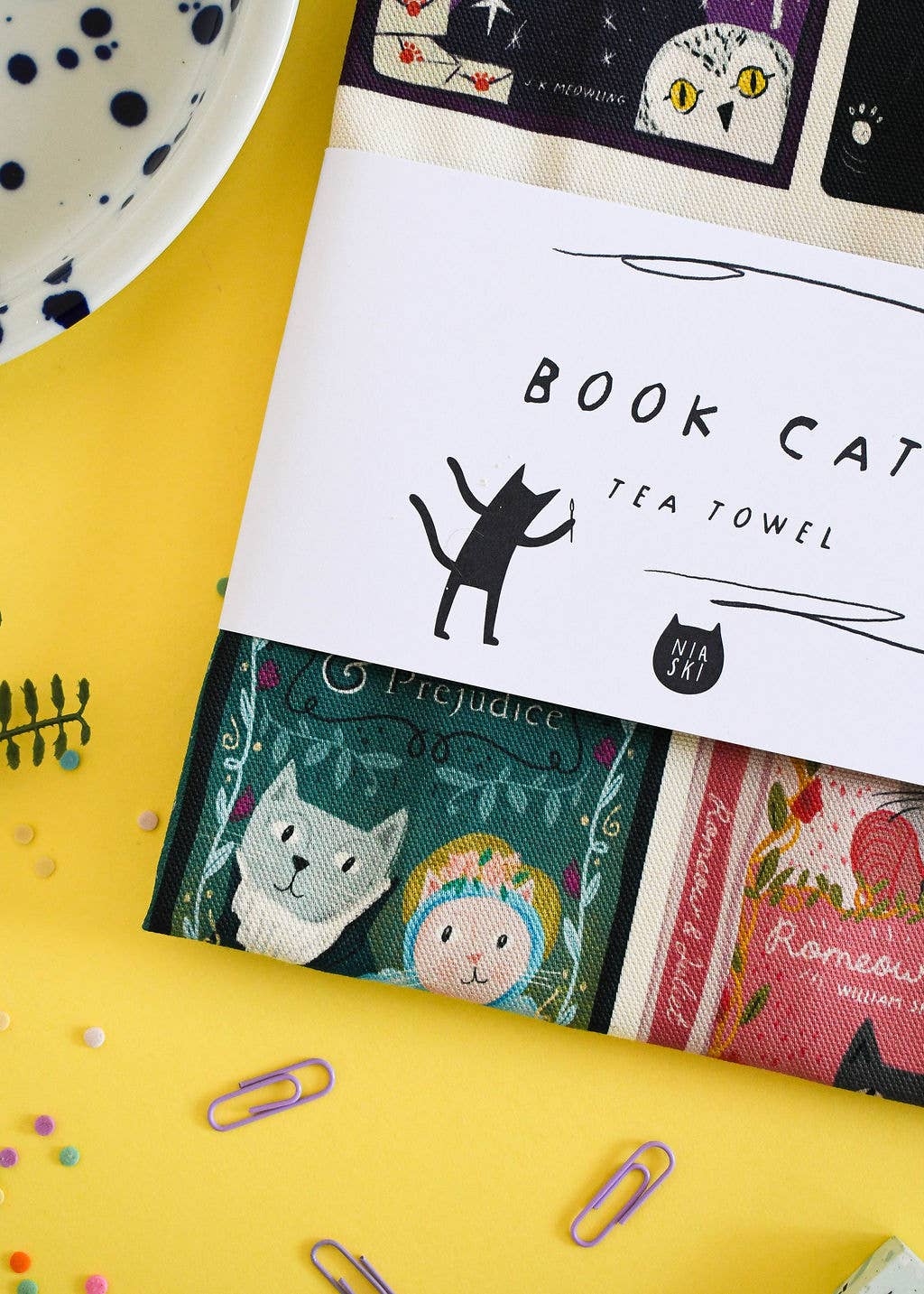 Niaski | Tea Towel | Book Cats