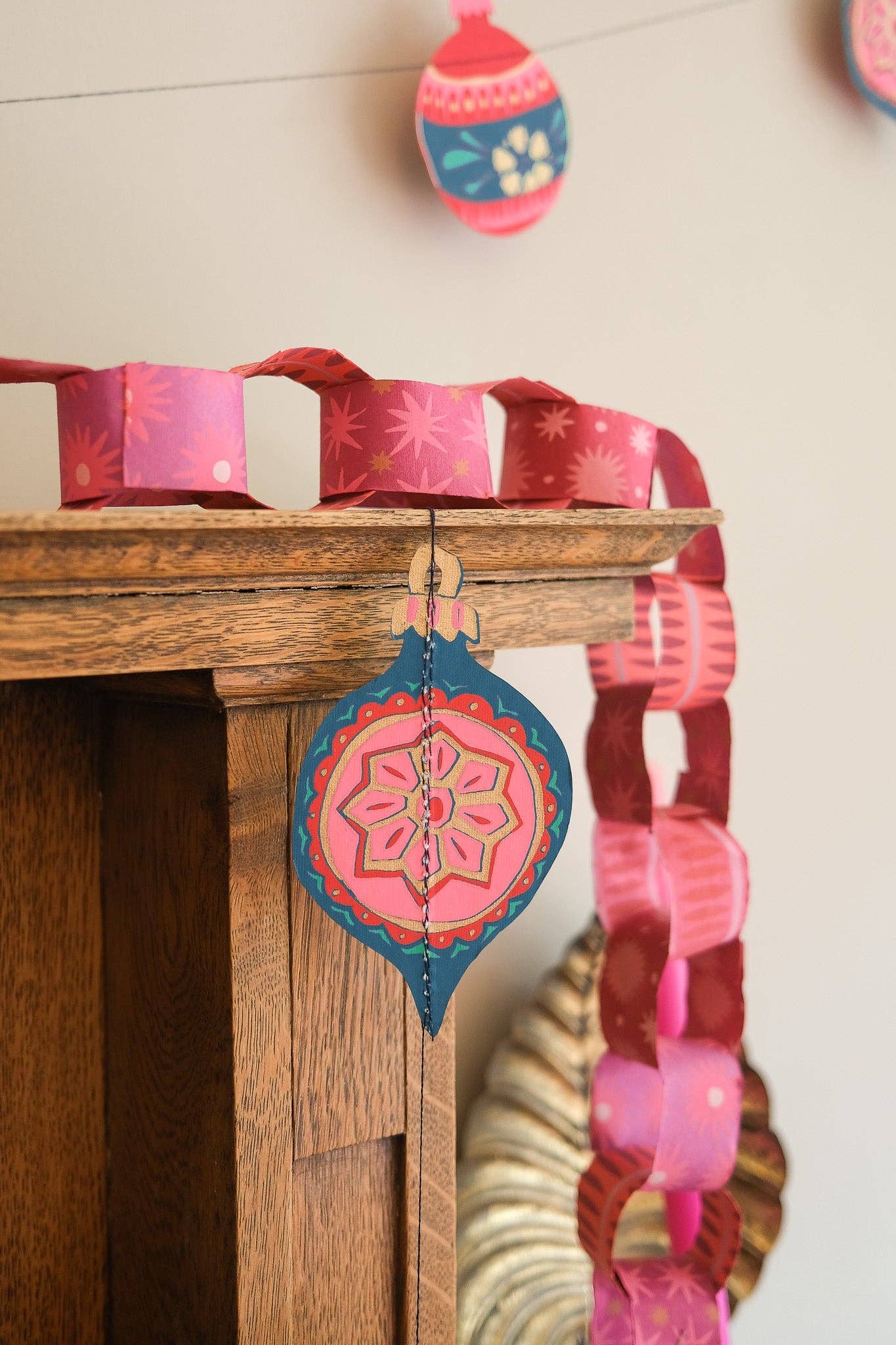 East End Press | Paper Chain Kit | Pink & Red